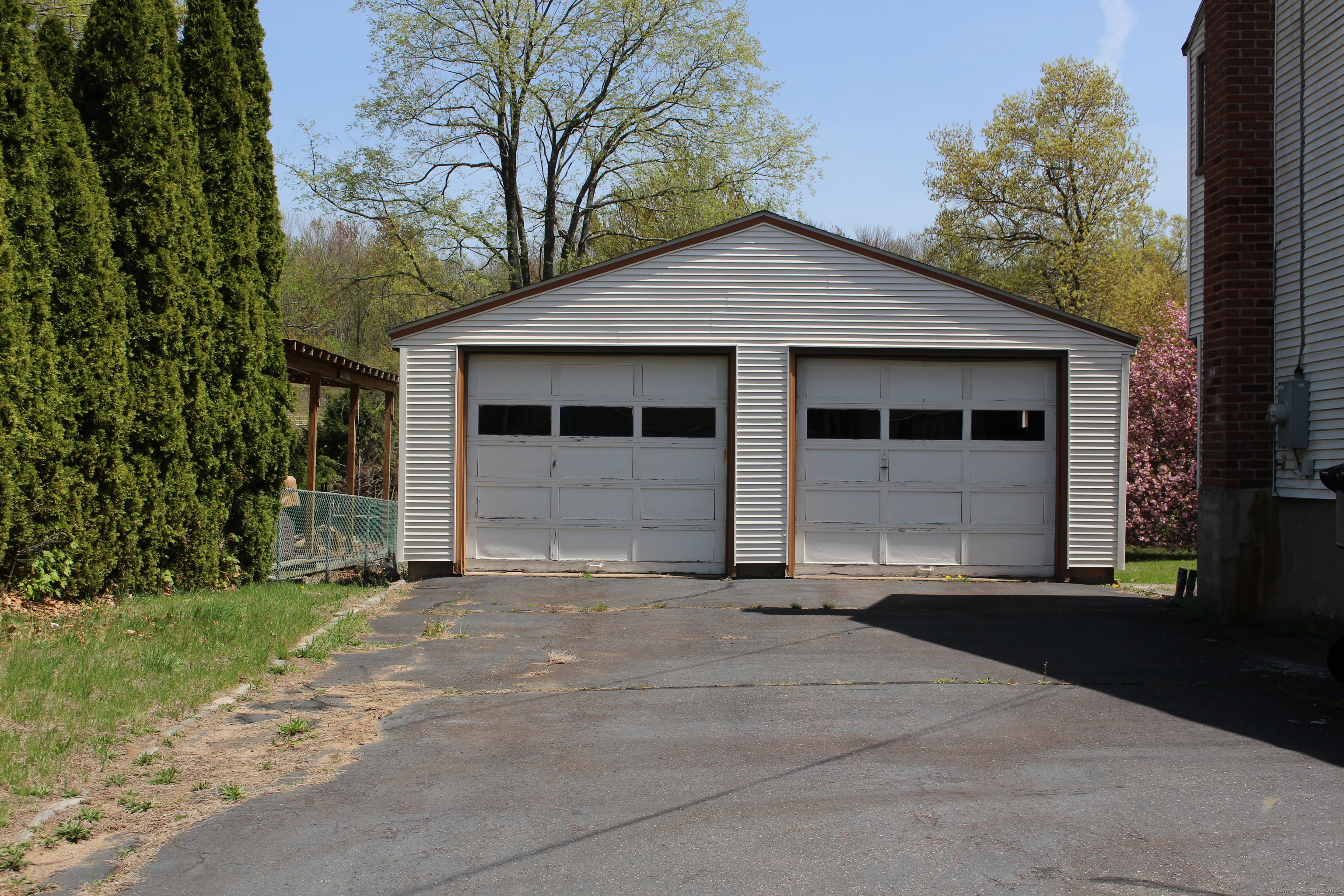 112 Henderson Drive, East Hartford, Connecticut image 3