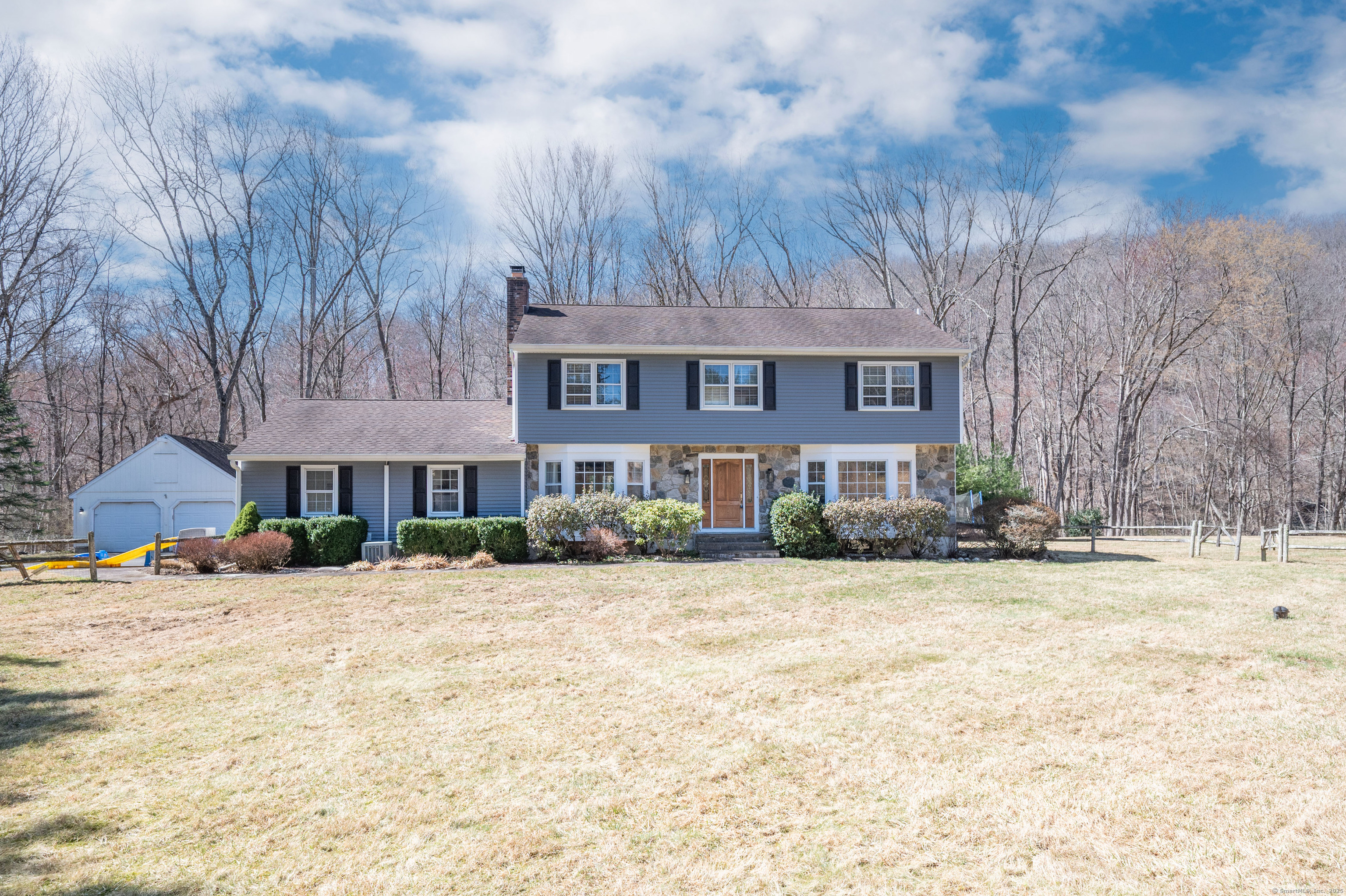 Chapman Place, Redding, Connecticut - 5 Bedrooms  
4 Bathrooms  
11 Rooms - 