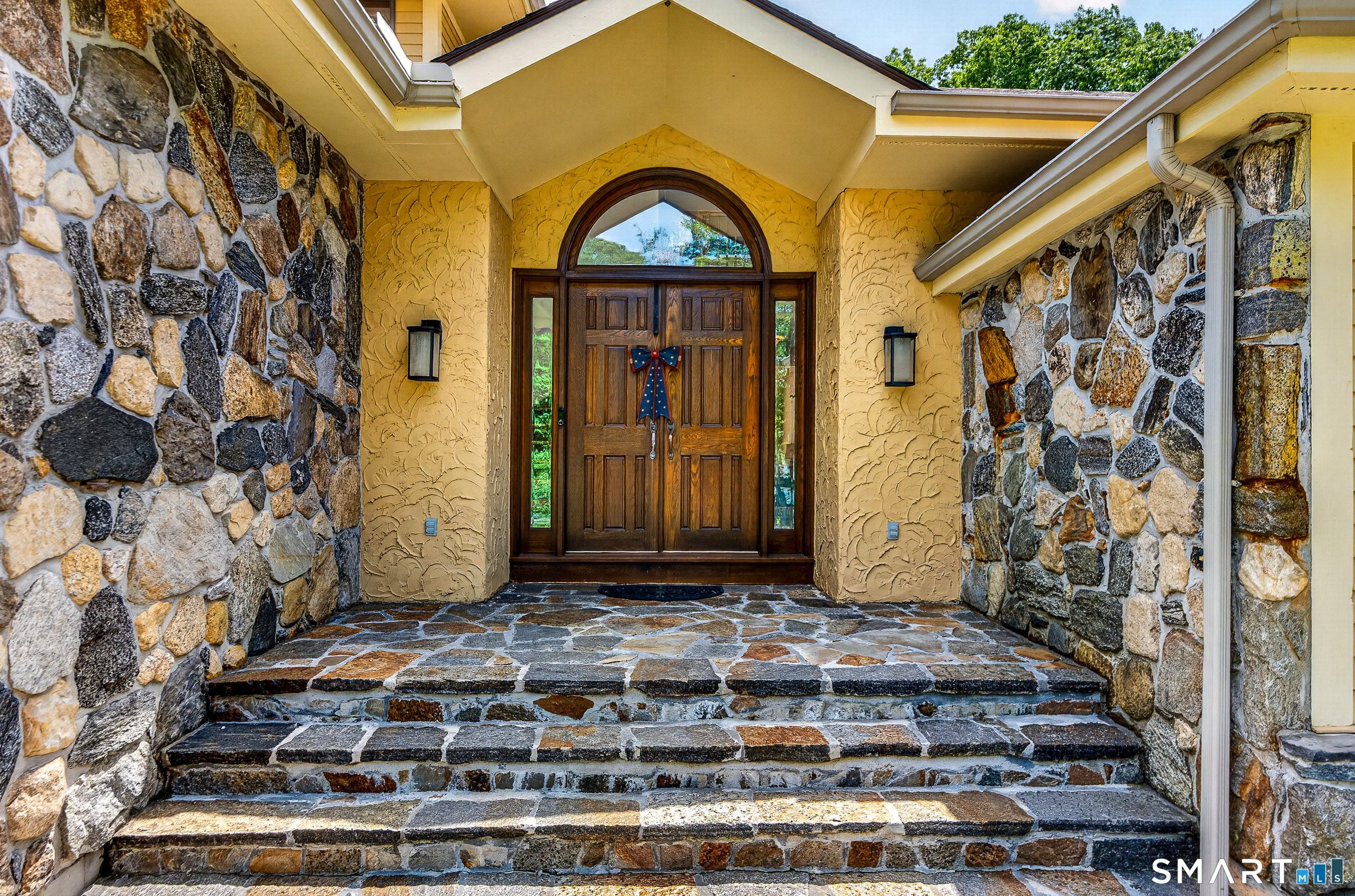 73 Candlewood Drive