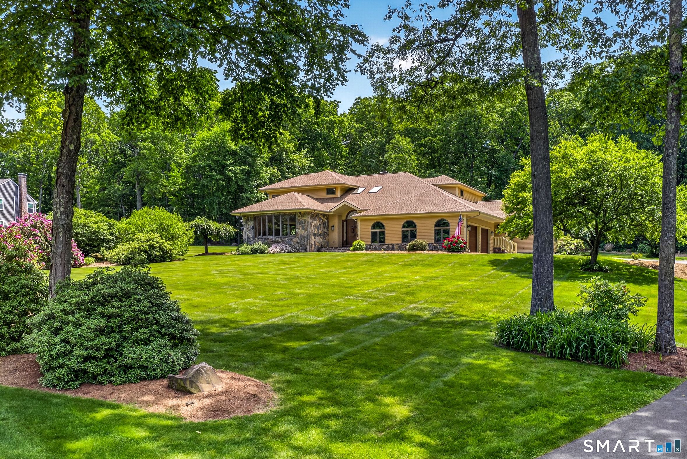 73 Candlewood Drive