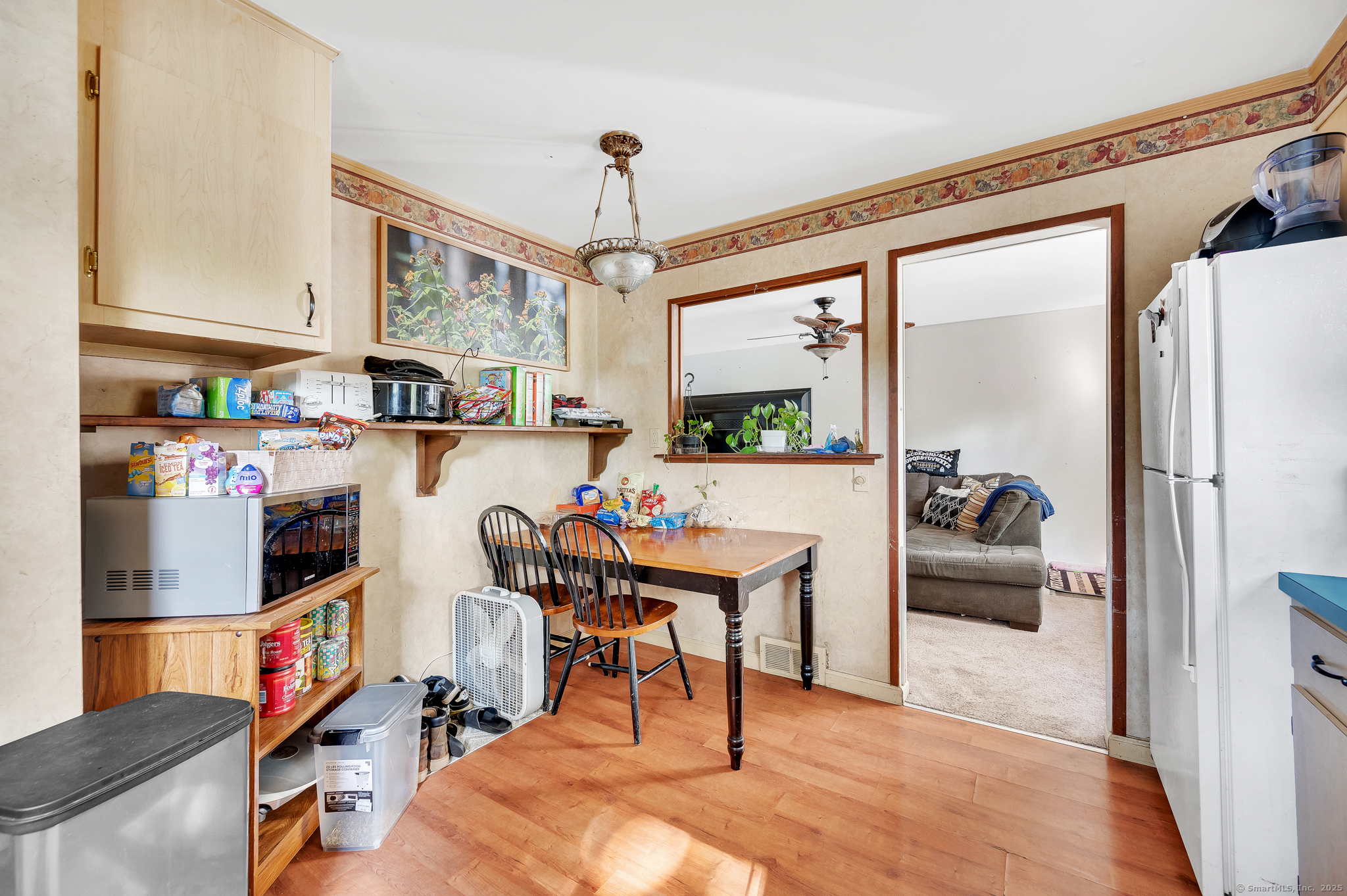 Newington, Connecticut 06111, United States, 2 Bedrooms Bedrooms, ,2 BathroomsBathrooms,Residential,Pending,205342