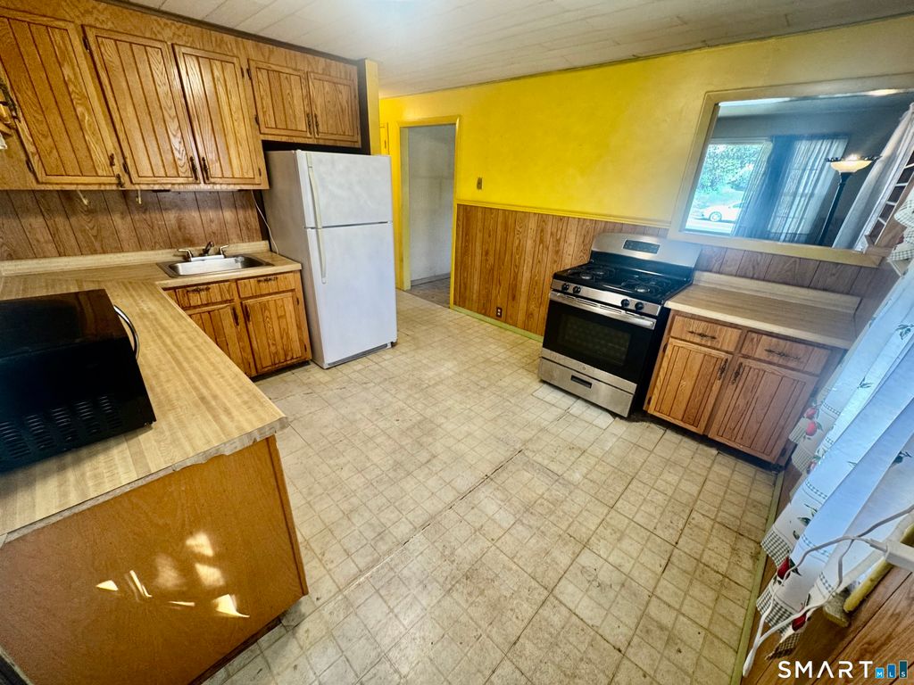 Photo of 186 Alexander Road, New Britain, CT 06053 (MLS # 24170521)