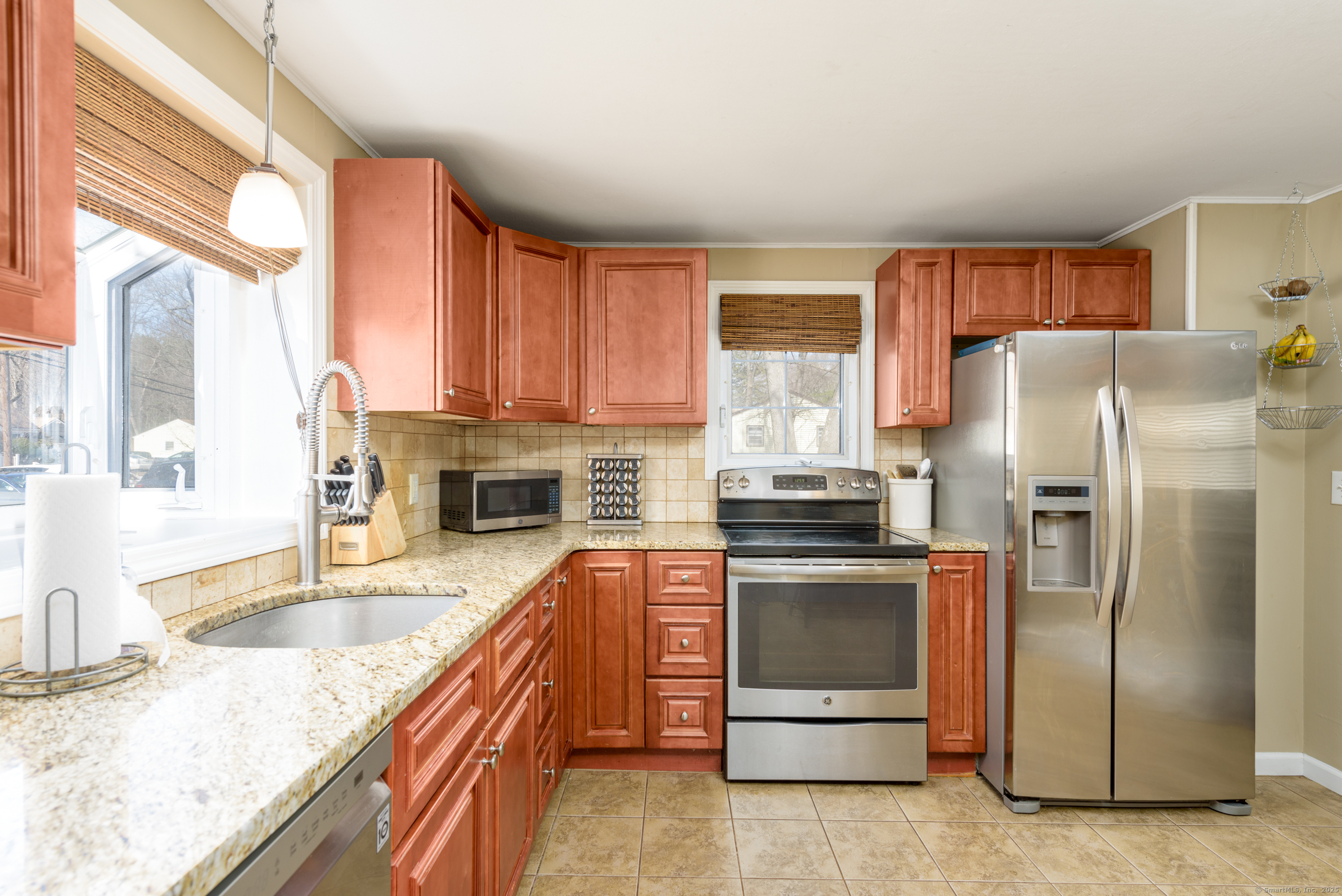 32 Walker Lane, Bloomfield, Connecticut image 17