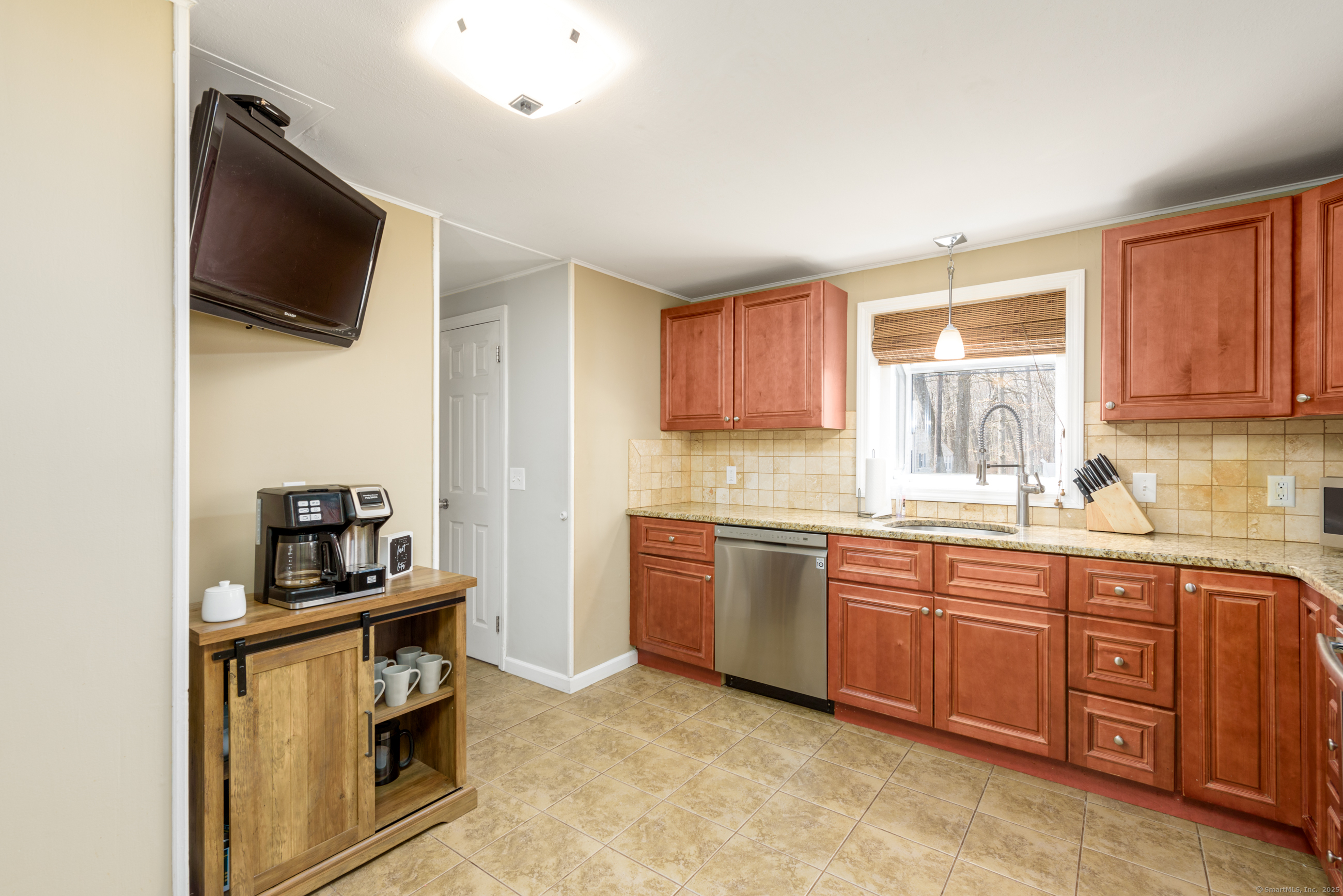 32 Walker Lane, Bloomfield, Connecticut image 18