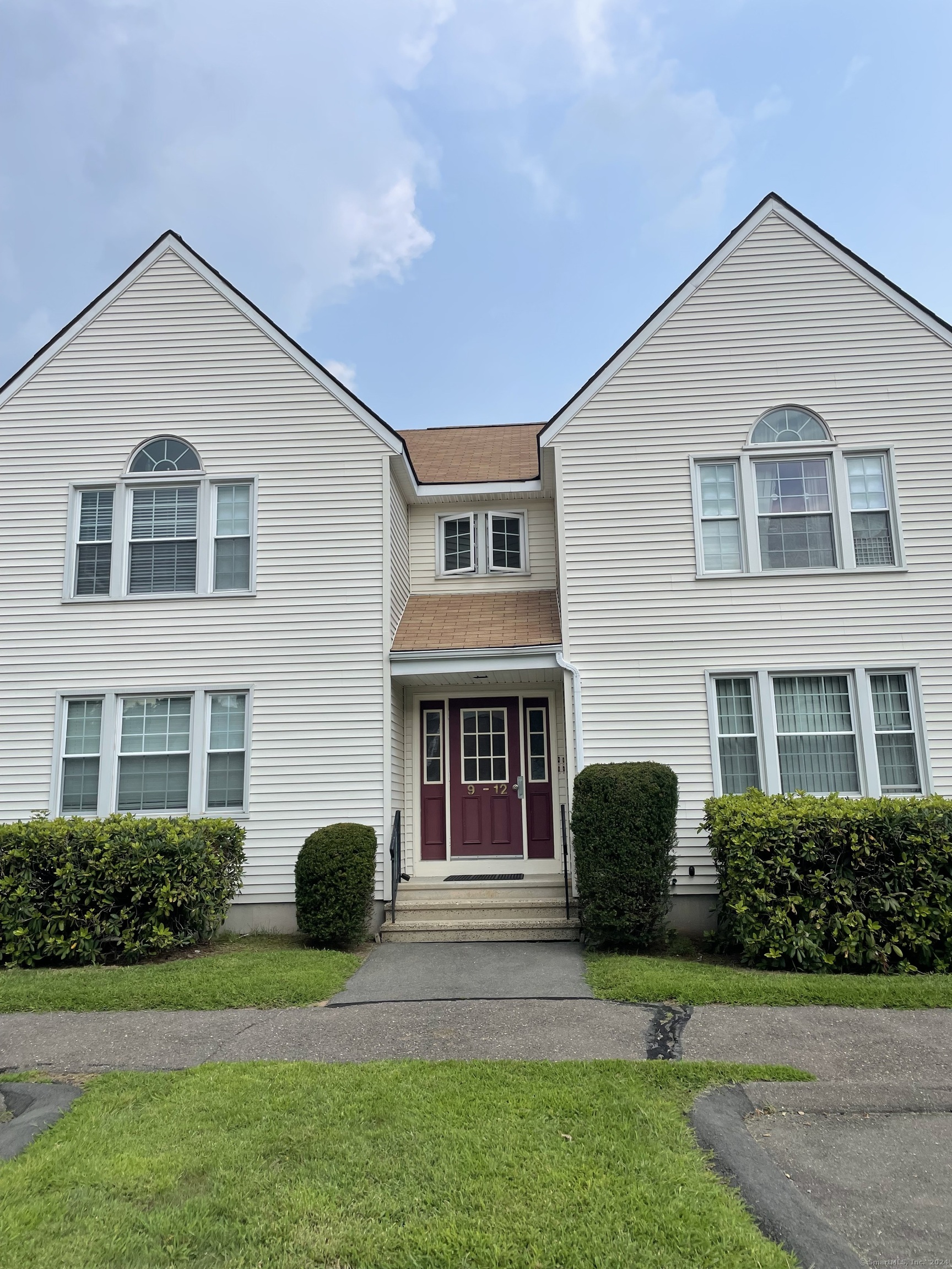 Rental Property at 14 Pinney Street Apt 10, Ellington, Connecticut - Bedrooms: 1 
Bathrooms: 1 
Rooms: 2  - $1,450 MO.