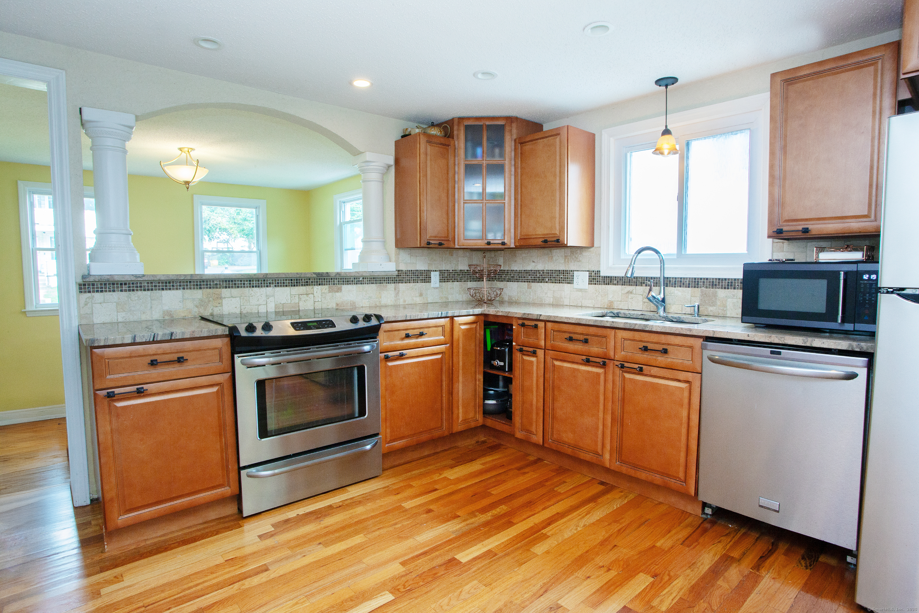 New Britain, Connecticut 06053, United States, 3 Bedrooms Bedrooms, ,2 BathroomsBathrooms,Residential,Pending,208787