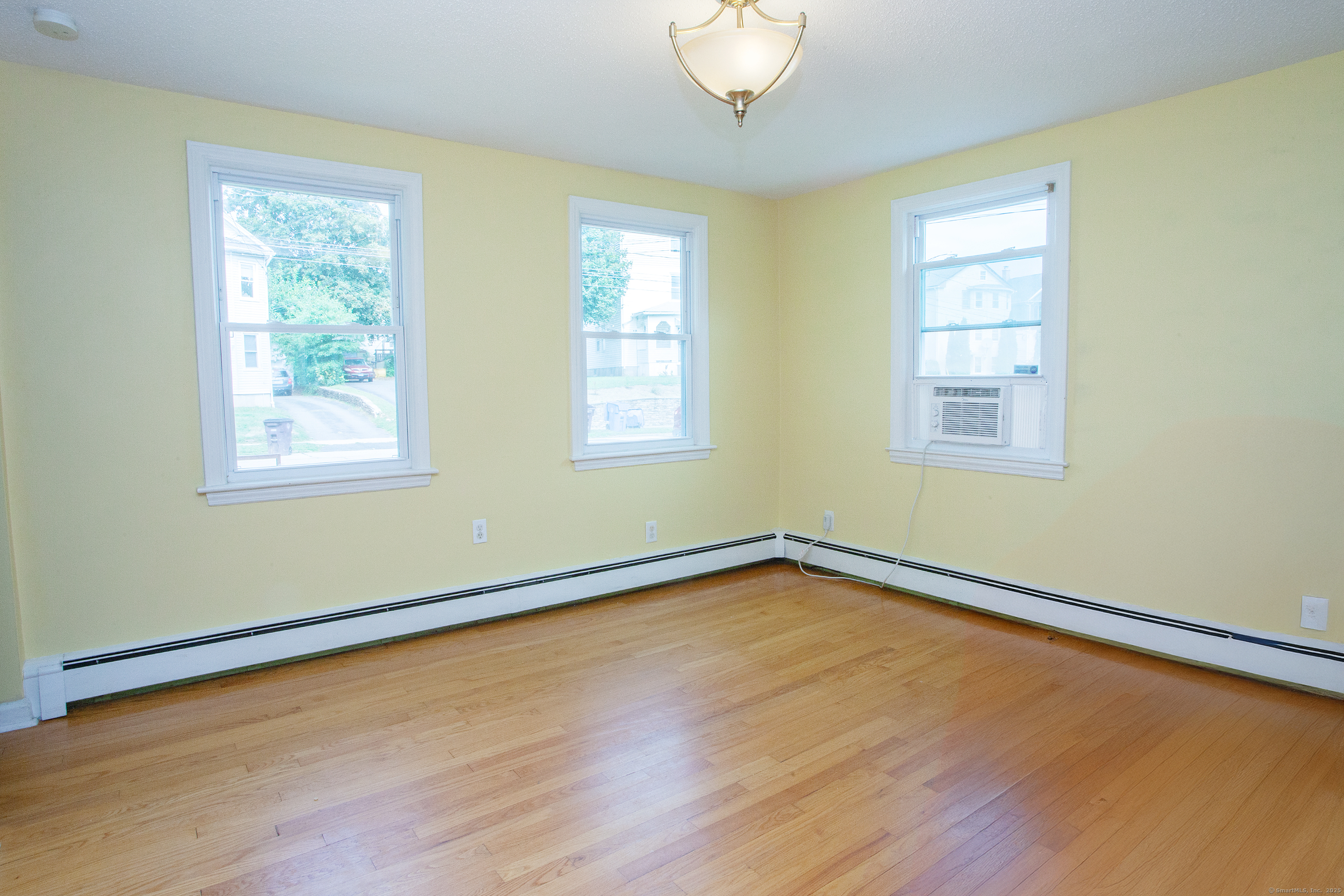 New Britain, Connecticut 06053, United States, 3 Bedrooms Bedrooms, ,2 BathroomsBathrooms,Residential,Pending,208787