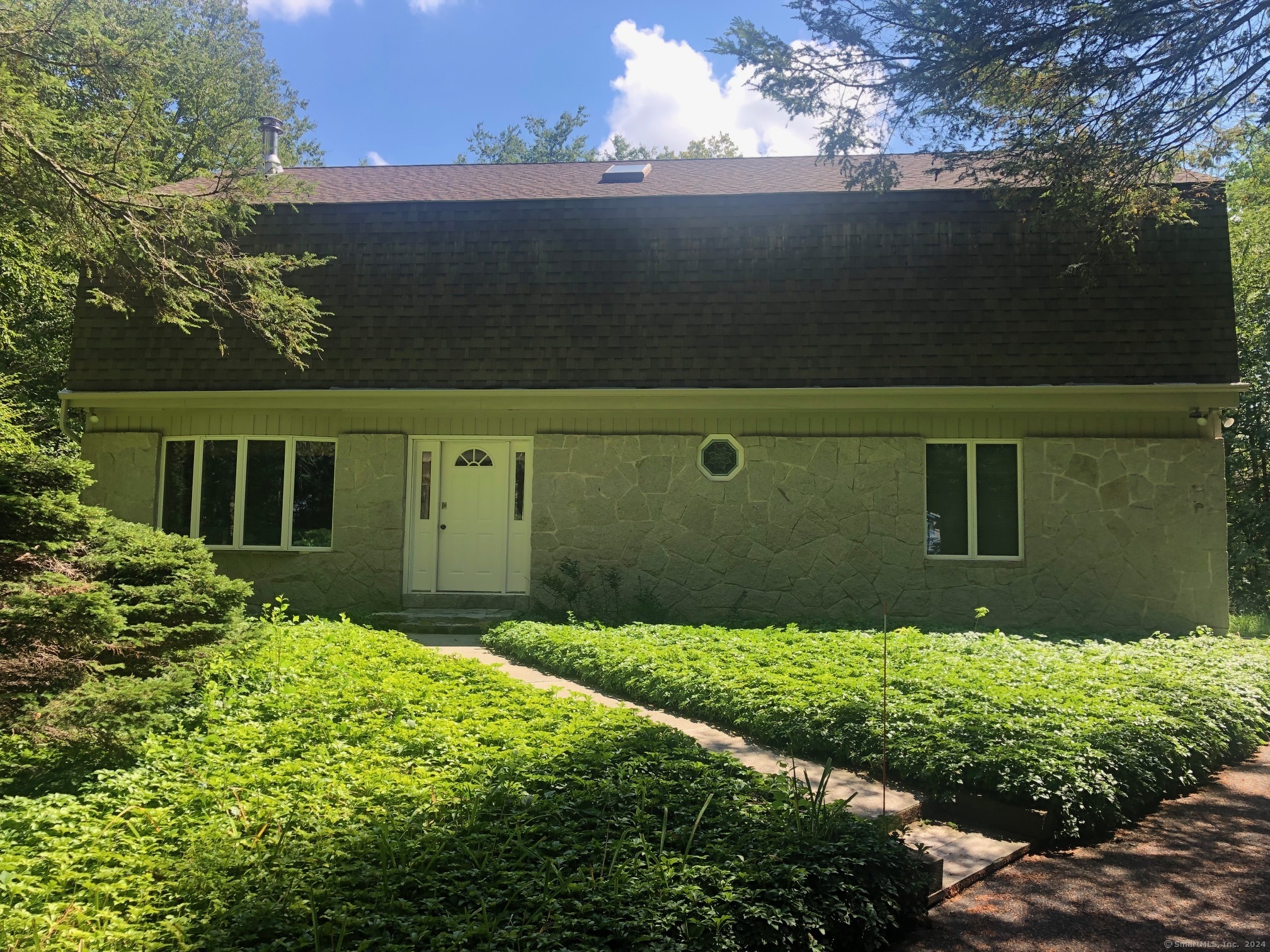 Rental Property at 119 Ives Road, Goshen, Connecticut - Bedrooms: 3 
Bathrooms: 2 
Rooms: 6  - $3,250 MO.