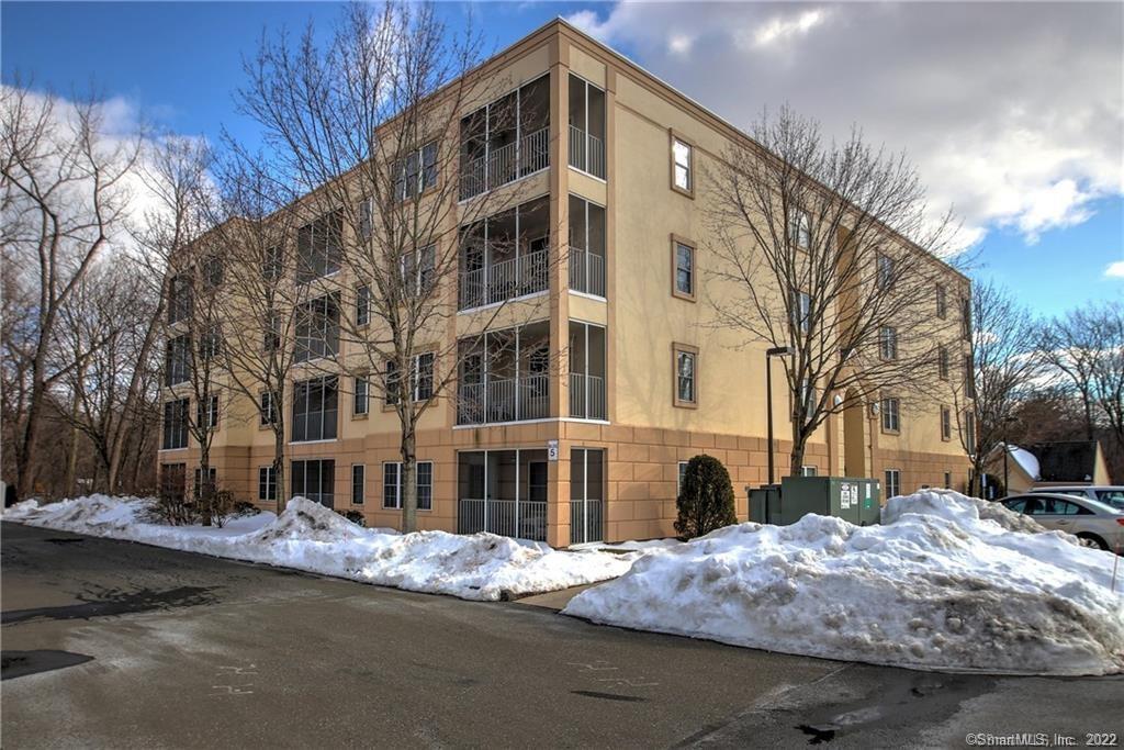 Rental Property at Washington Avenue 5-202, Hamden, Connecticut - Bedrooms: 1 
Bathrooms: 1 
Rooms: 3  - $1,650 MO.