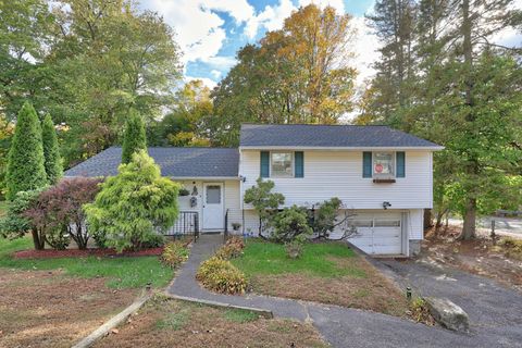 Photo of 212 Pearl Lake Road, Waterbury, CT 06706 (MLS # 24133131)