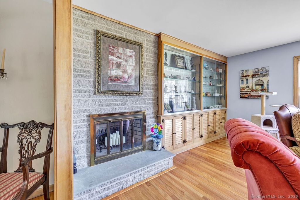 484 New England Lane