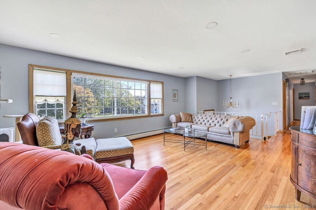 484 New England Lane