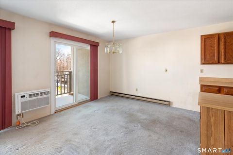 Tiny photo for 950 Cove Road #B6, Stamford, CT 06902 (MLS # 24151374)