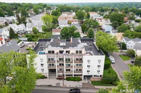 Tiny photo for 950 Cove Road #B6, Stamford, CT 06902 (MLS # 24151374)