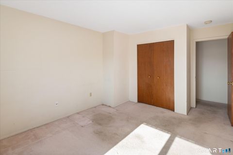 Tiny photo for 950 Cove Road #B6, Stamford, CT 06902 (MLS # 24151374)