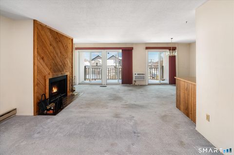 Tiny photo for 950 Cove Road #B6, Stamford, CT 06902 (MLS # 24151374)