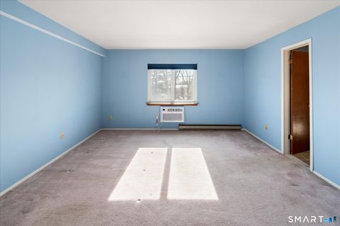 Tiny photo for 950 Cove Road #B6, Stamford, CT 06902 (MLS # 24151374)