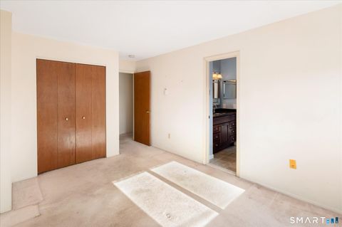 Tiny photo for 950 Cove Road #B6, Stamford, CT 06902 (MLS # 24151374)