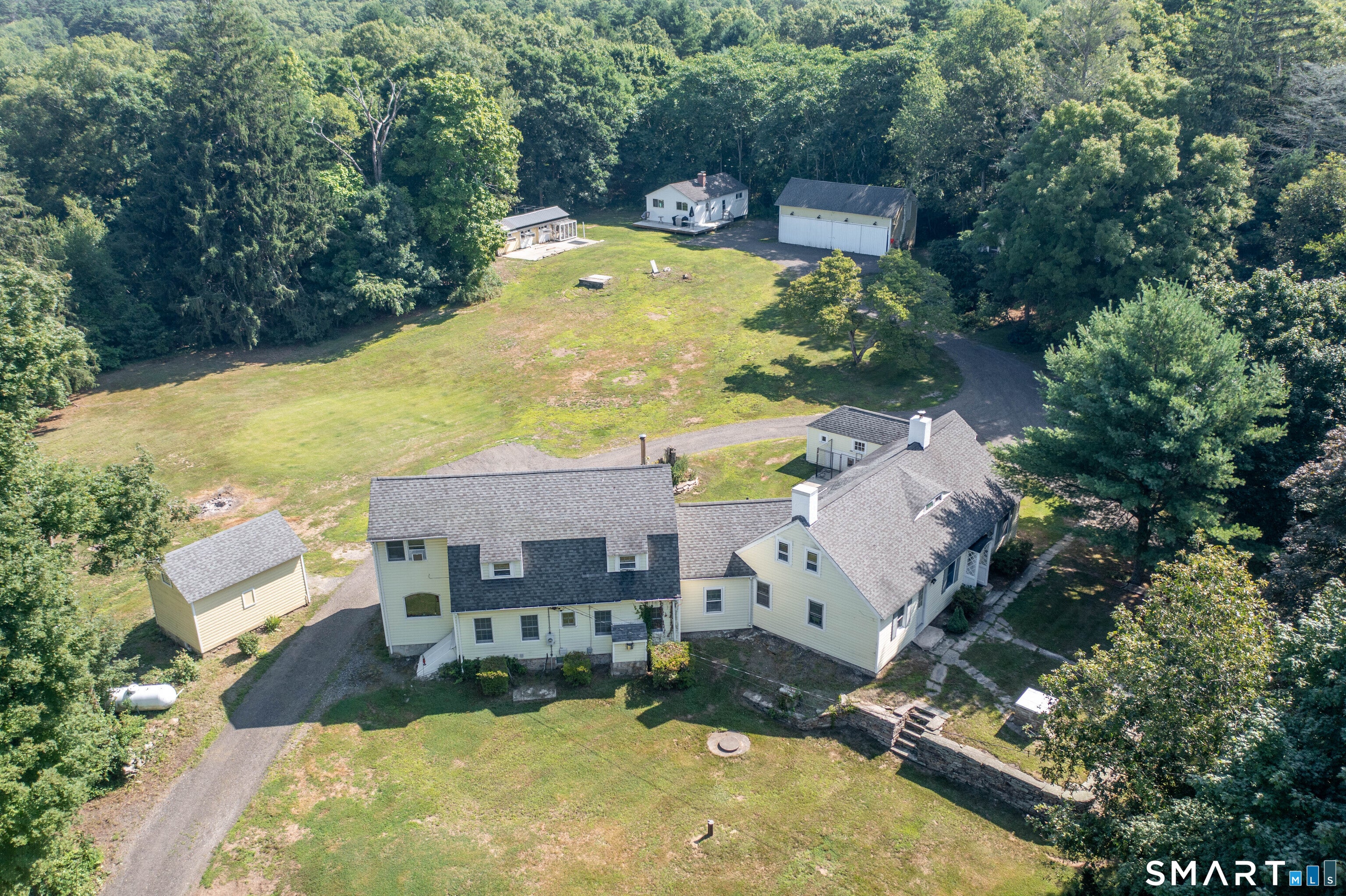 1530 Hartford Pike