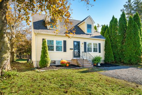 Photo of 30 Denison Road, Middletown, CT 06457 (MLS # 24135348)