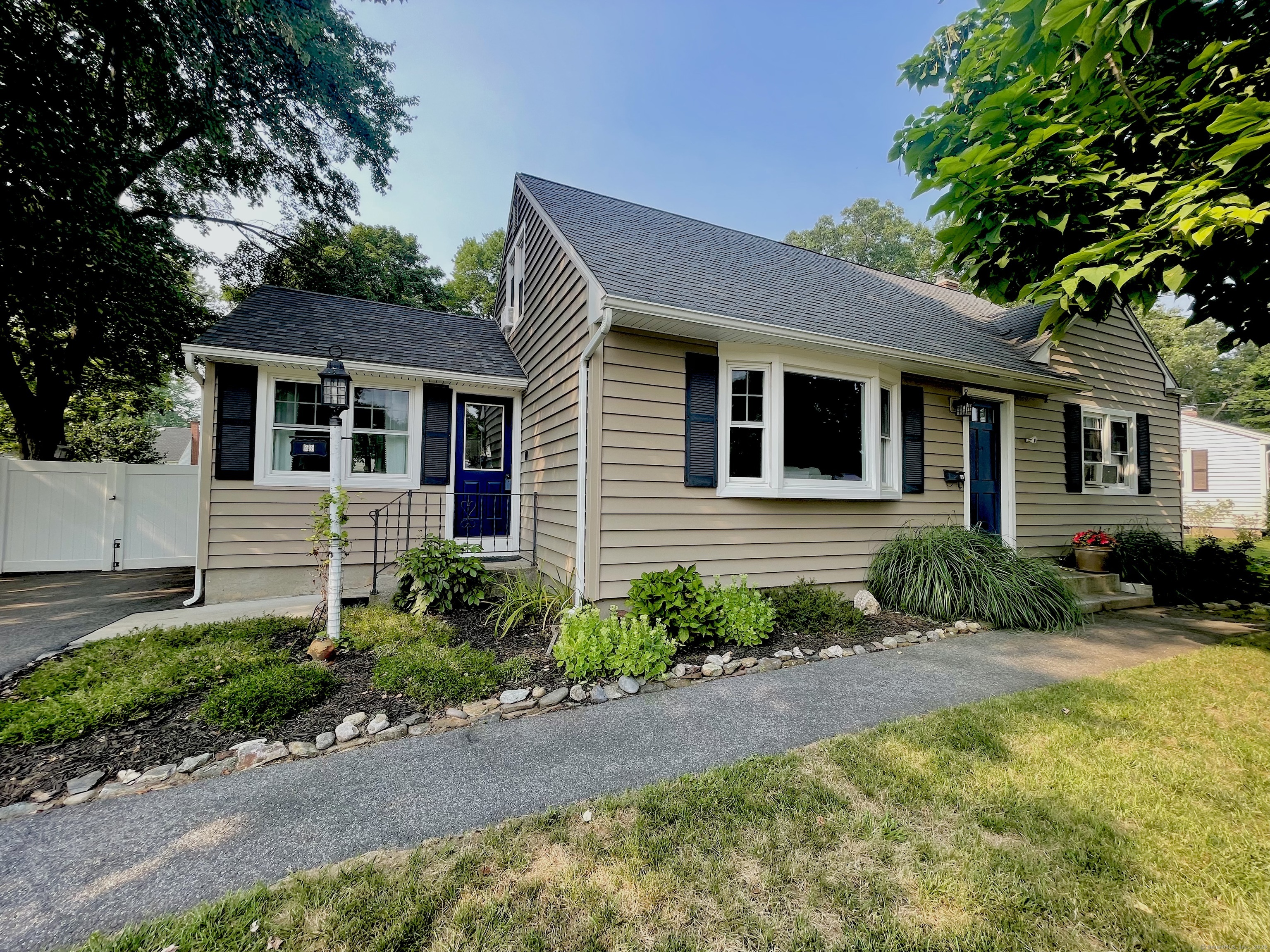 23 Cora Street