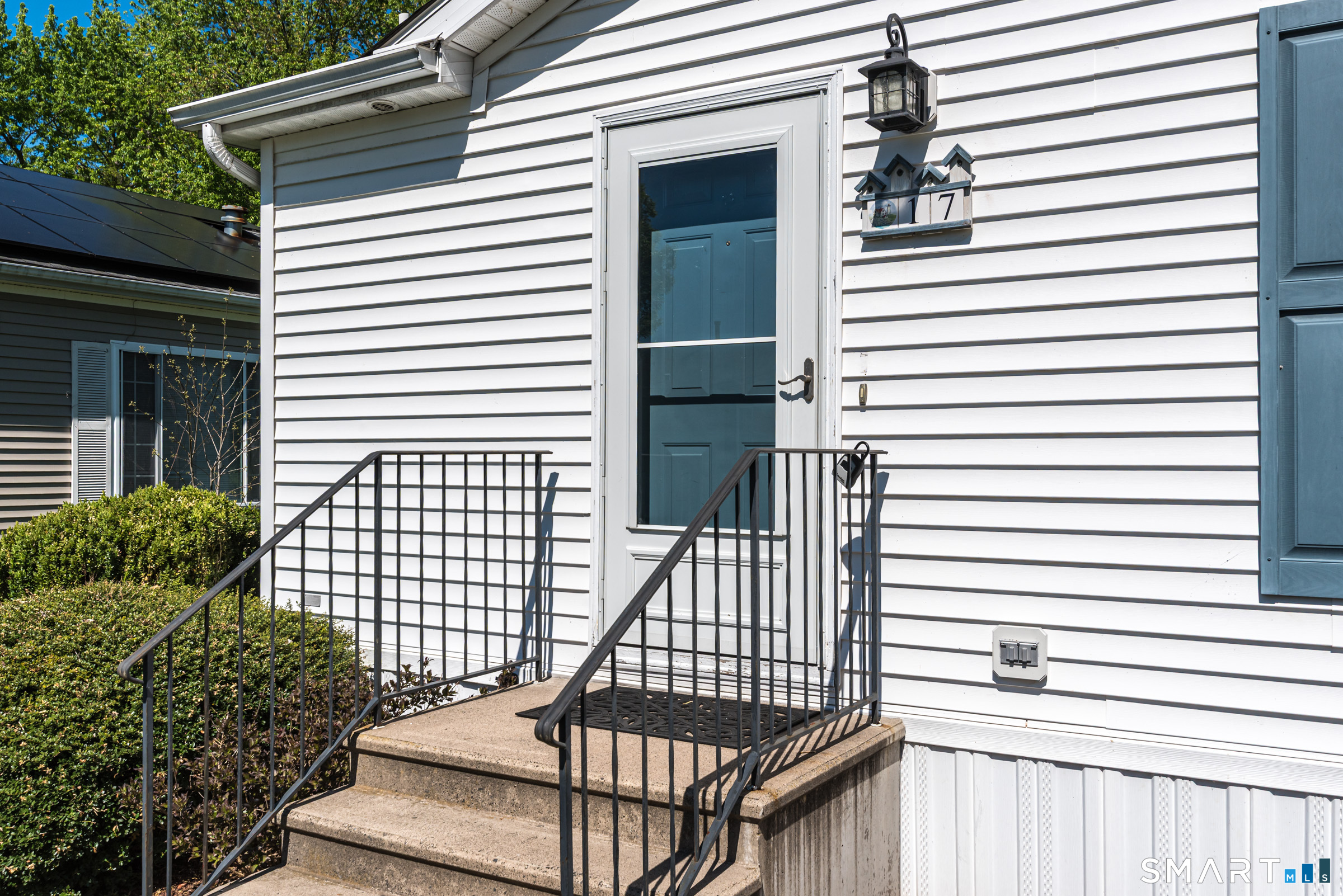 17 Laurel Circle