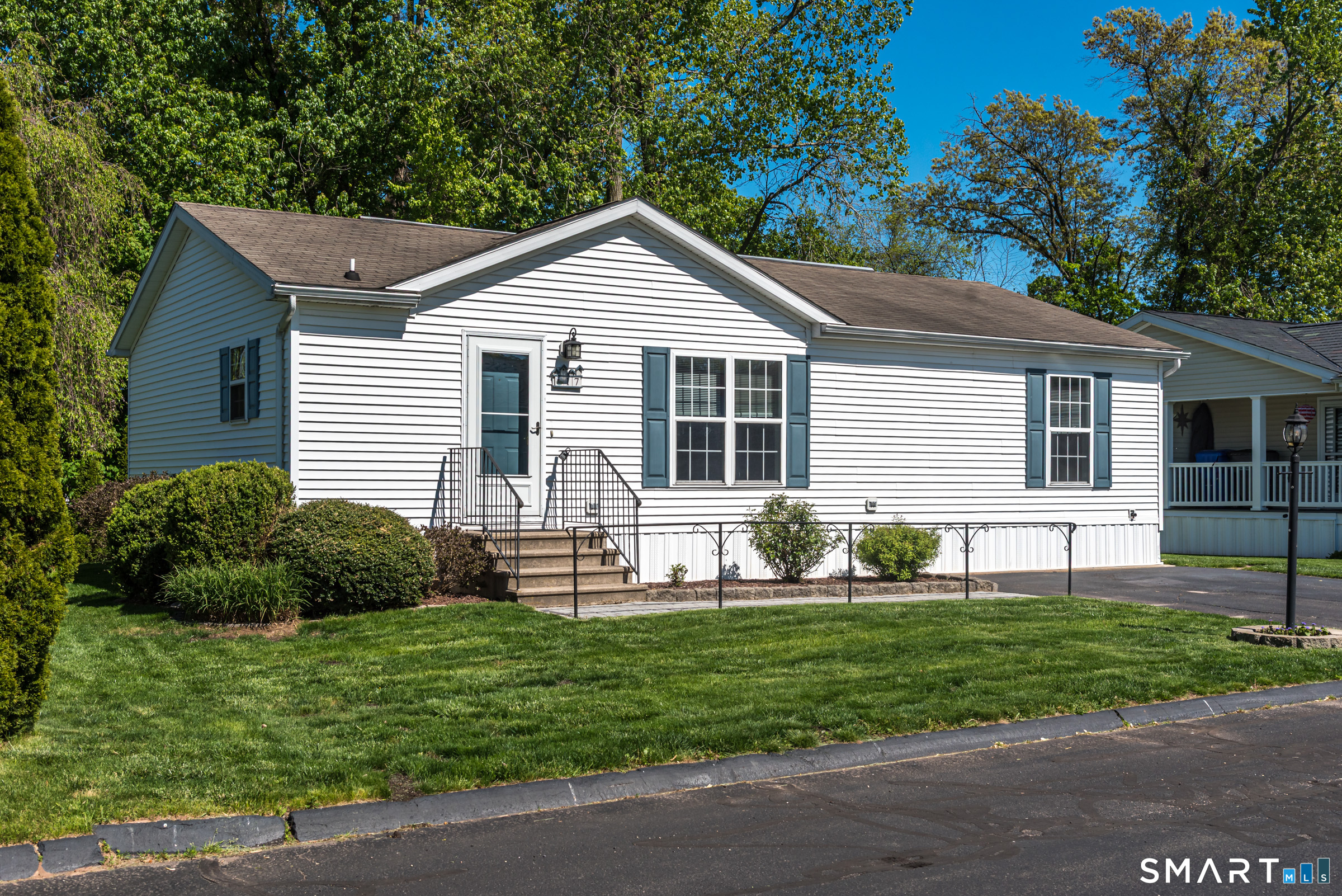 17 Laurel Circle