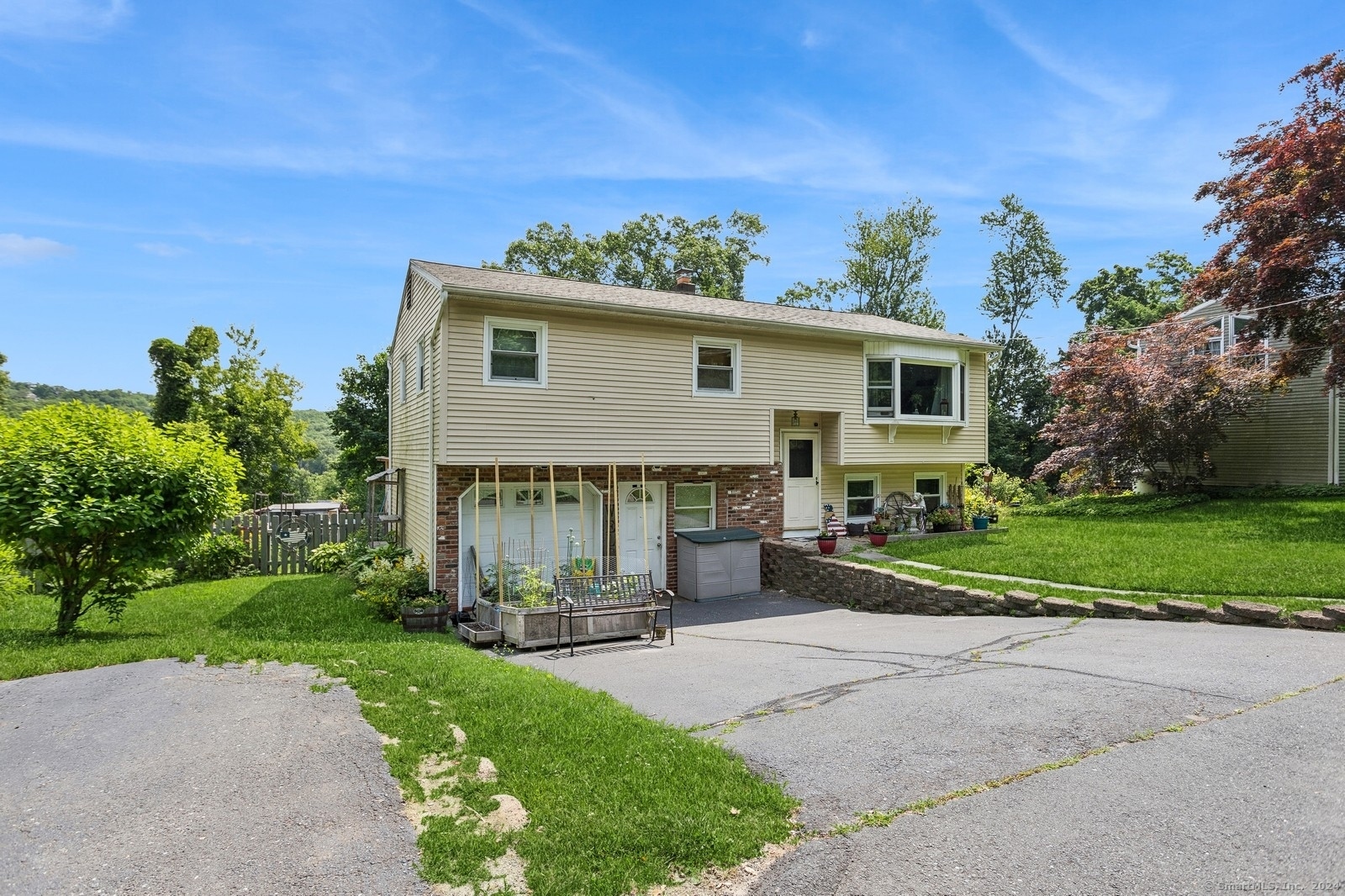 Property for Sale at 15 Lakeview Avenue, Danbury, Connecticut - Bedrooms: 3 
Bathrooms: 1 
Rooms: 6  - $415,000