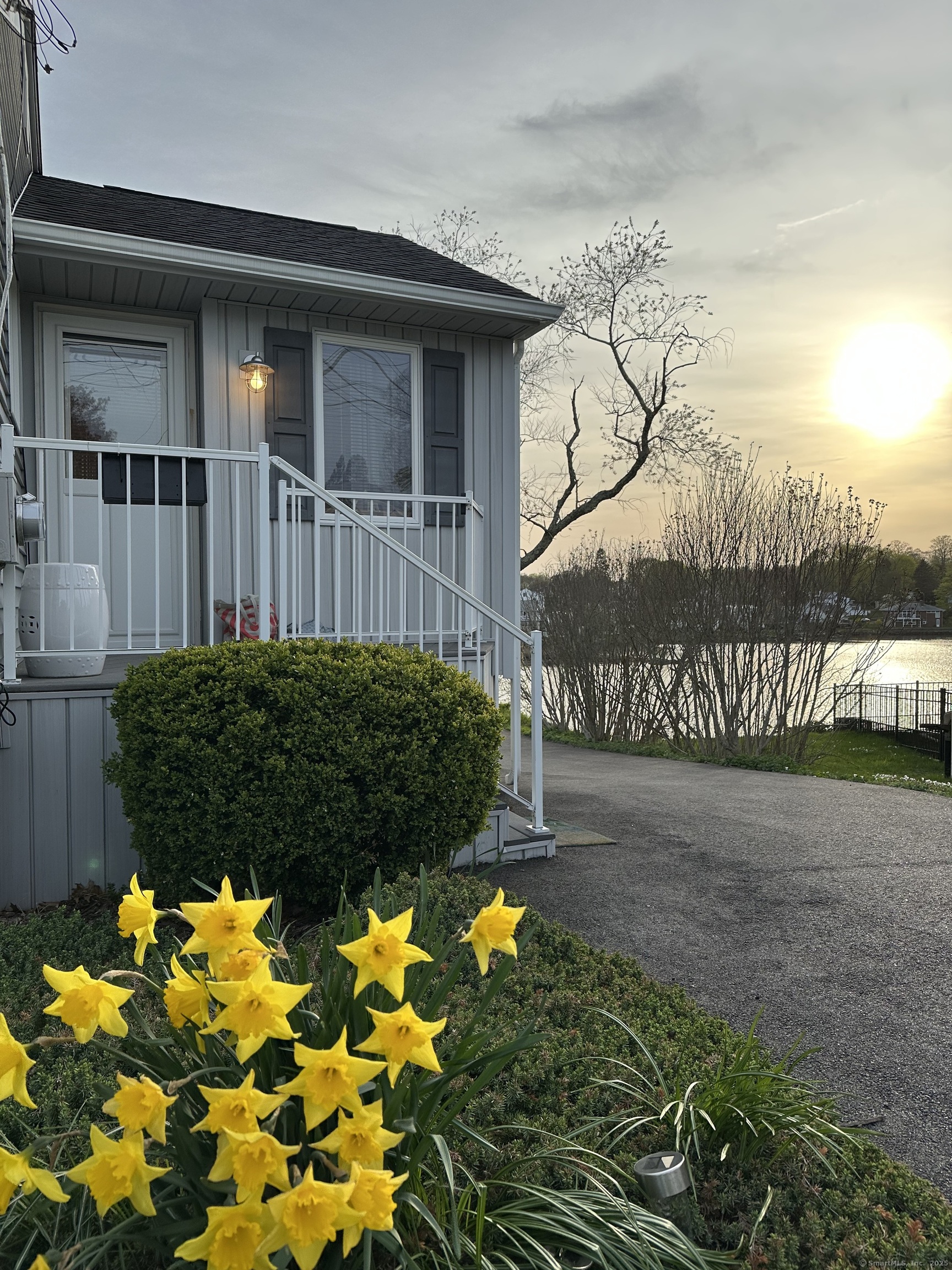 57 Bayshore Drive, New London, Connecticut image 2