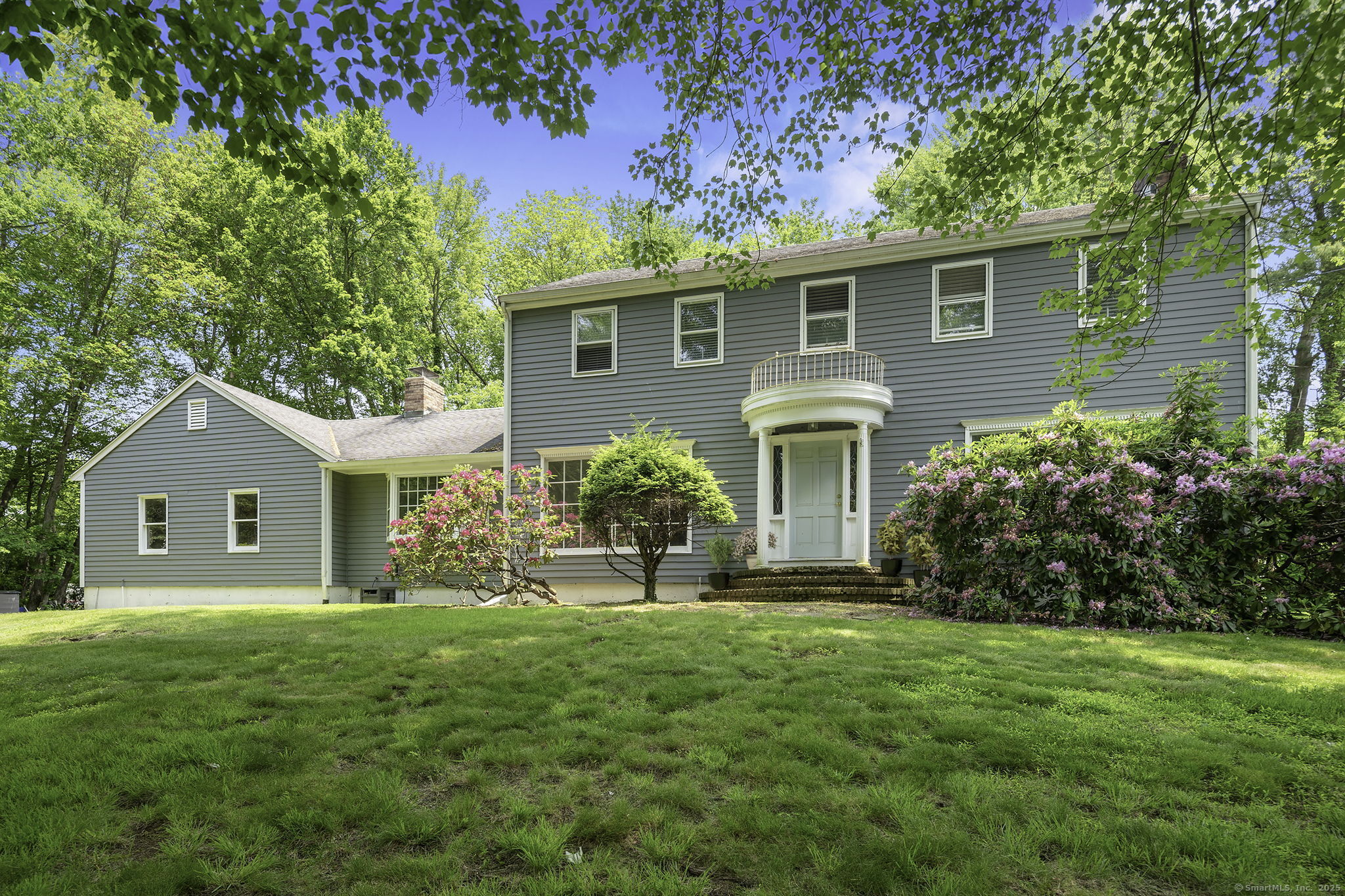 Hall Road, Easton, Connecticut - 4 Bedrooms  
3 Bathrooms  
9 Rooms - 