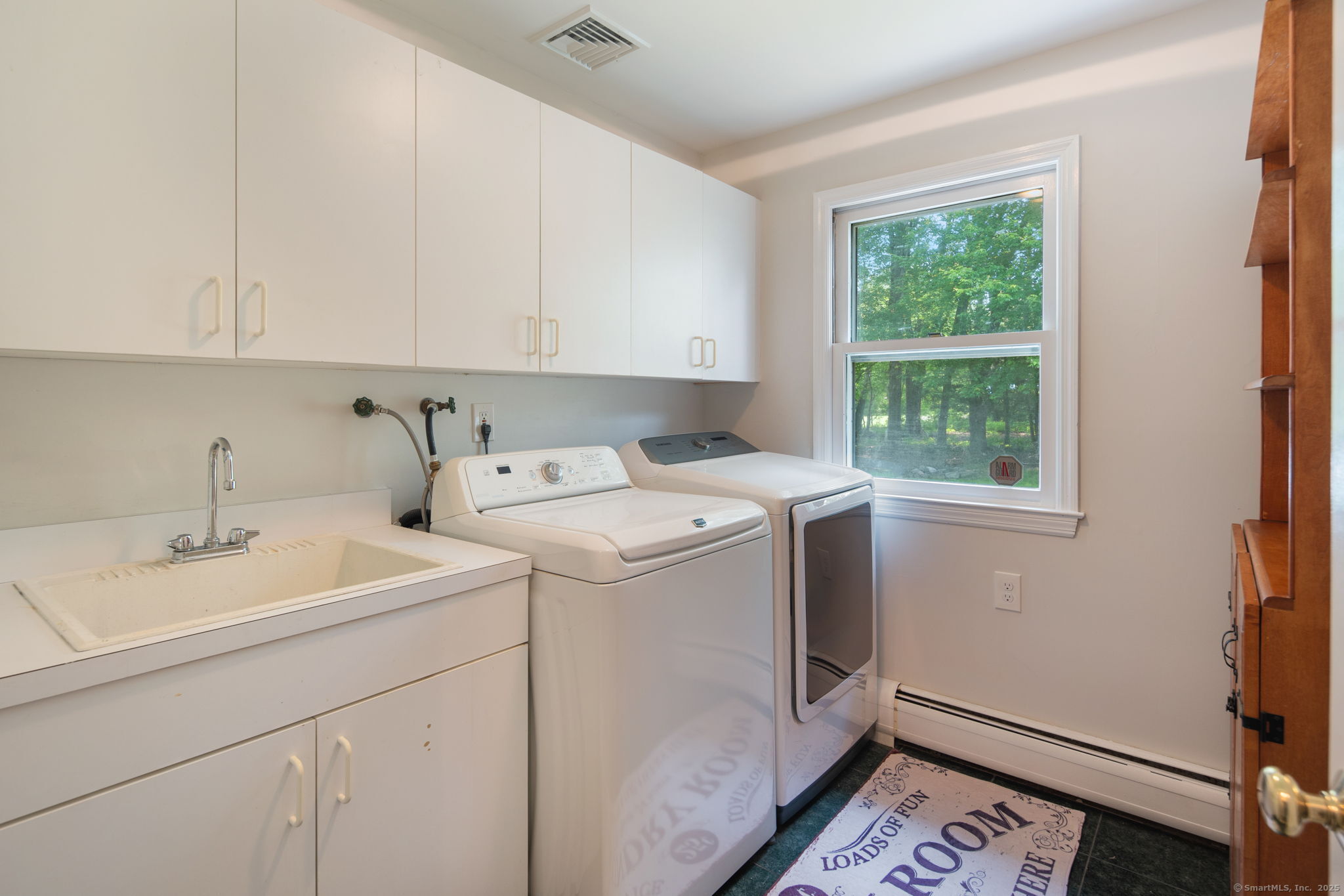 Easton, Connecticut 06612, United States, 4 Bedrooms Bedrooms, ,3 BathroomsBathrooms,Residential,Coming Soon,147352