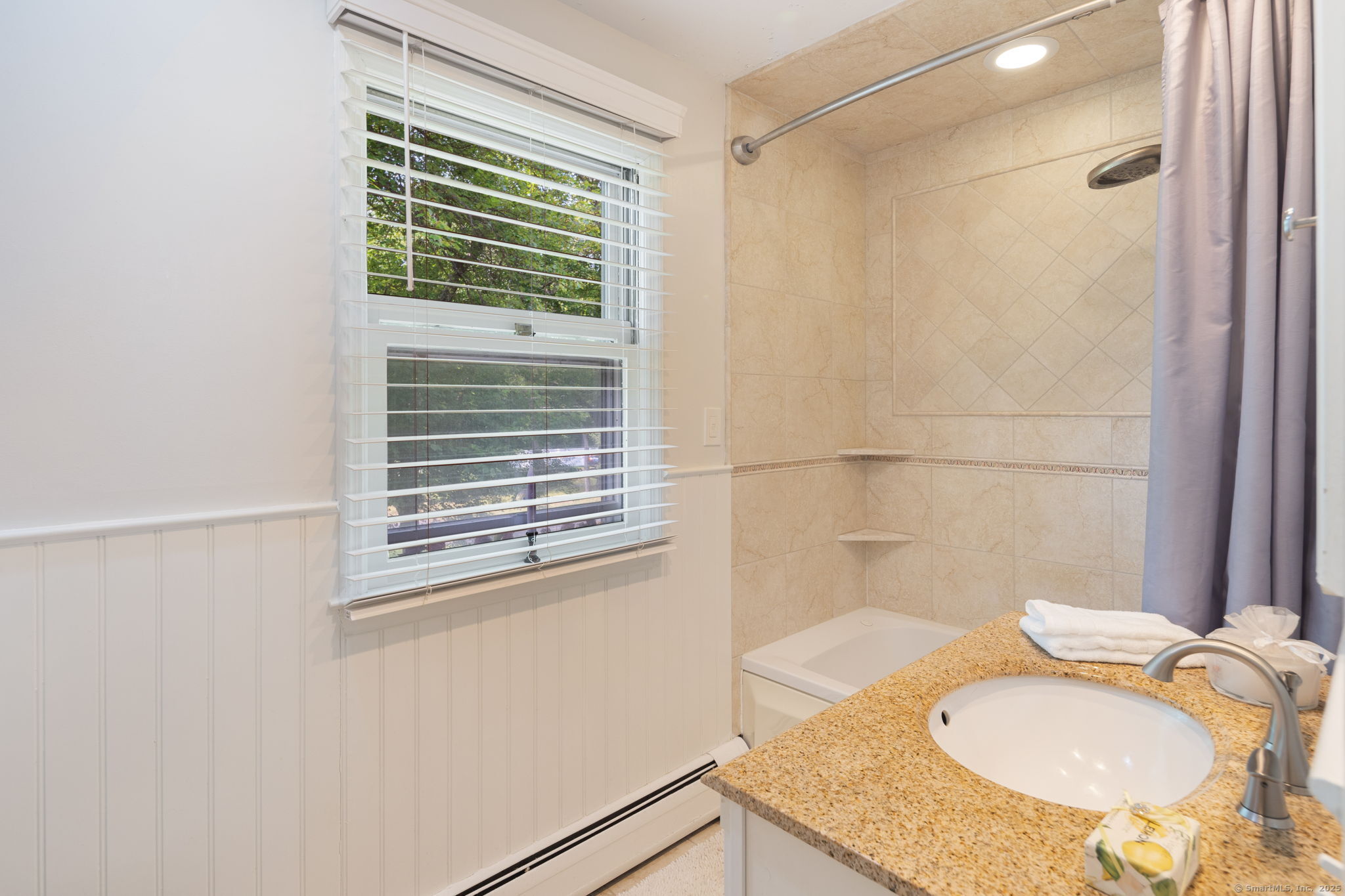 Easton, Connecticut 06612, United States, 4 Bedrooms Bedrooms, ,3 BathroomsBathrooms,Residential,Coming Soon,147352