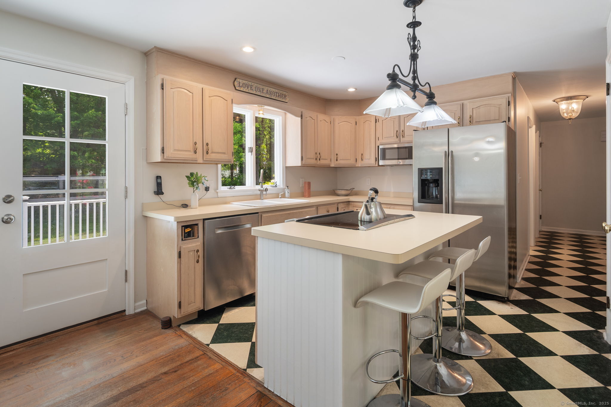 Easton, Connecticut 06612, United States, 4 Bedrooms Bedrooms, ,3 BathroomsBathrooms,Residential,Coming Soon,147352