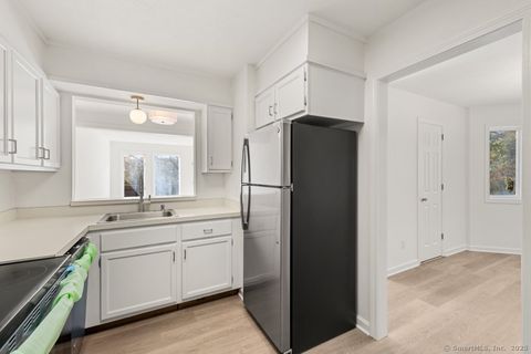 Tiny photo for 60 Far View Commons #60, Southbury, CT 06488 (MLS # 24130918)