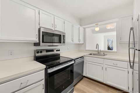 Tiny photo for 60 Far View Commons #60, Southbury, CT 06488 (MLS # 24130918)