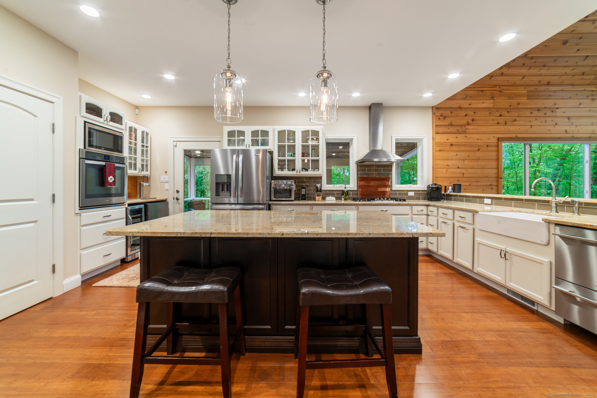 732 Hulls Hill Road, Southbury, Connecticut image 3