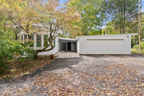 999 Monroe Turnpike Monroe CT 06468