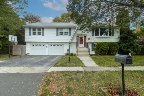Photo of 80 Sheffield Circle, Stratford, CT 06614 (MLS # 24132940)