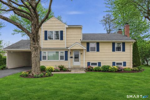 Photo of 28 Ashford Road, West Hartford, CT 06107 (MLS # 24159470)