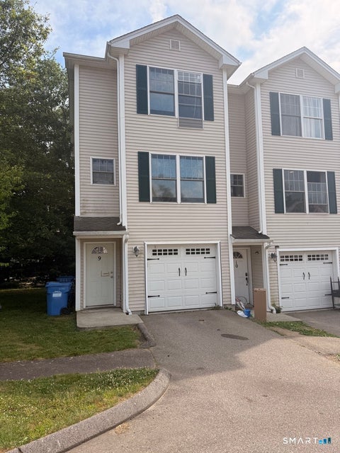Photo of 41 Palmer Street #9, Norwich, CT 06360 (MLS # 24185554)