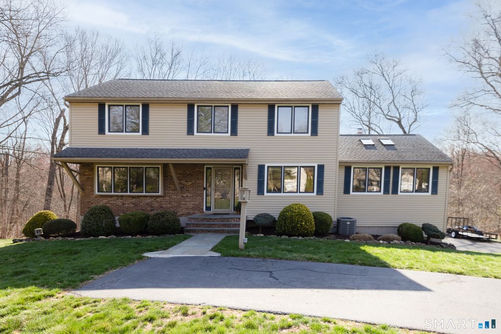 Photo of 344 Towpath Lane, Cheshire, CT 06410 (MLS # 24165537)