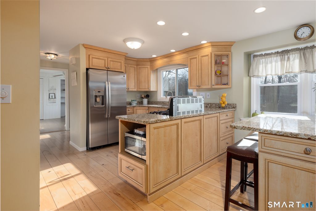 Photo of 344 Towpath Lane, Cheshire, CT 06410 (MLS # 24165537)