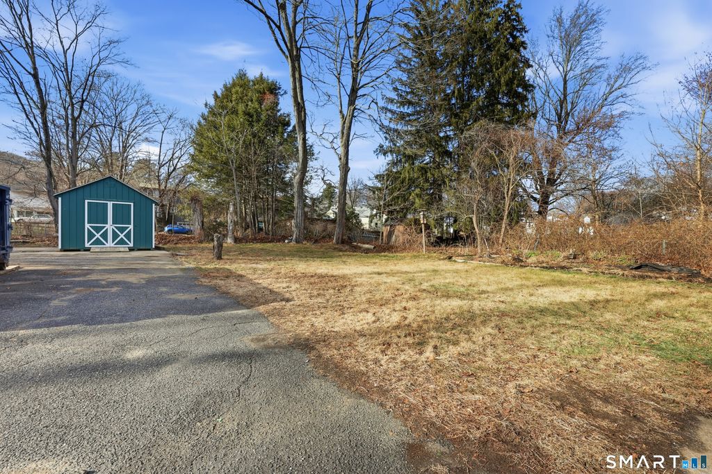 Photo of 14 Charles Court, Naugatuck, CT 06770 (MLS # 24124127)
