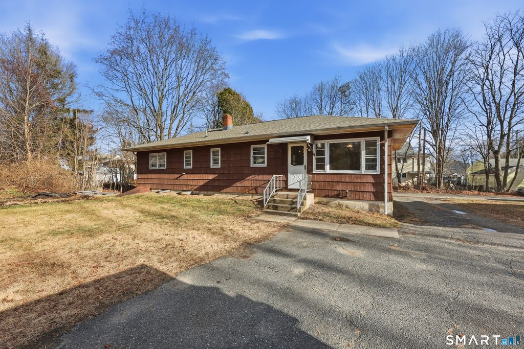 Photo of 14 Charles Court, Naugatuck, CT 06770 (MLS # 24124127)