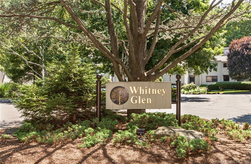 25 Whitney Glen 25, Westport, Connecticut - 2 Bedrooms  
2 Bathrooms  
4 Rooms - 