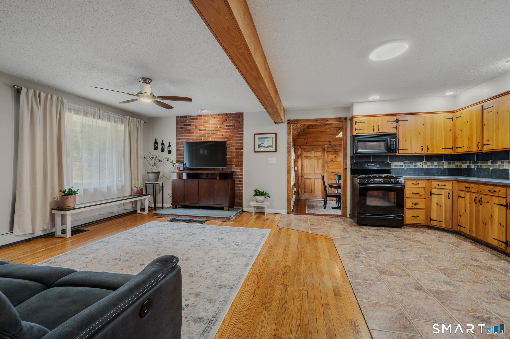 215 Haywardville Road