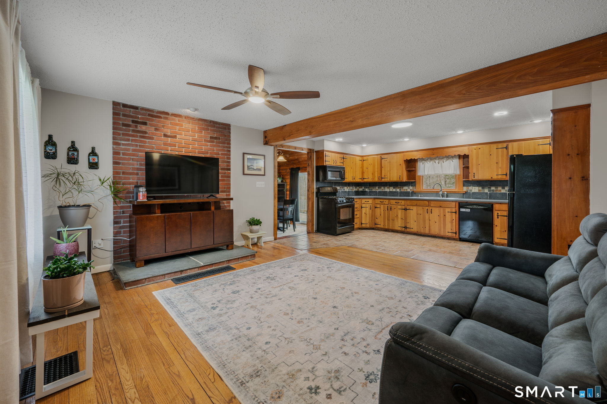 215 Haywardville Road