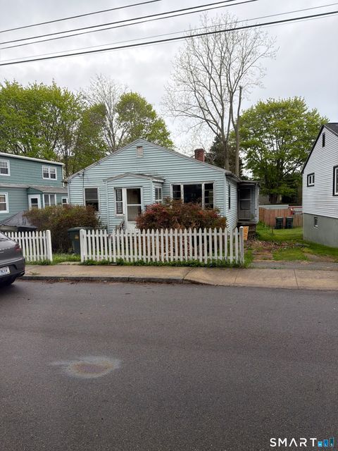 Photo of 38 Robinson Street, New London, CT 06320 (MLS # 24172310)