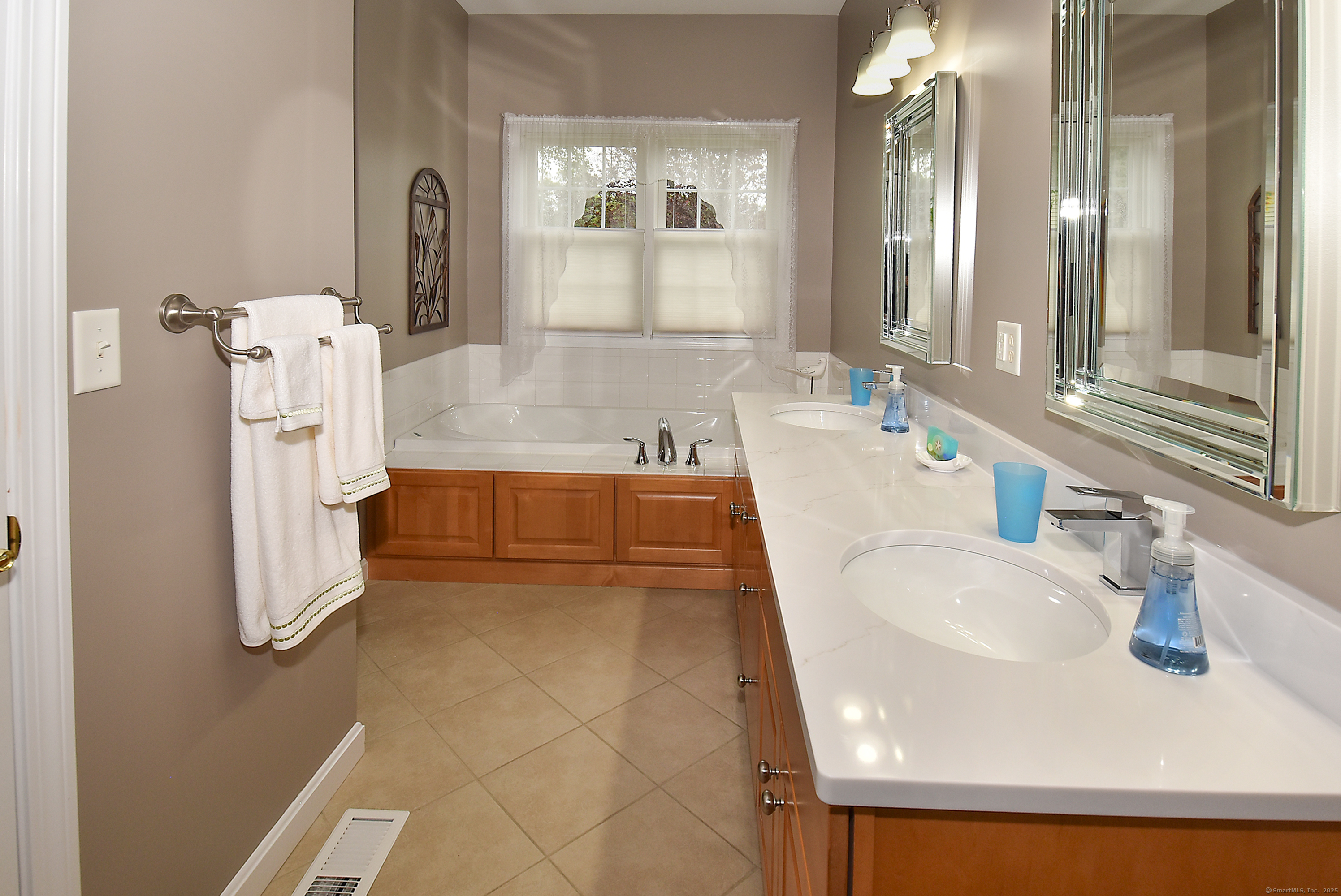 10 Dewberry Way #10, Suffield, Connecticut image 19