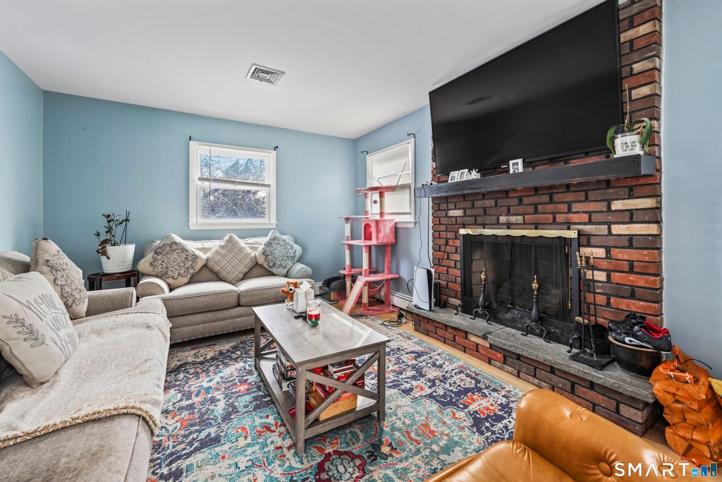 Photo of 270 Andrew Street, Stratford, CT 06614 (MLS # 24154941)